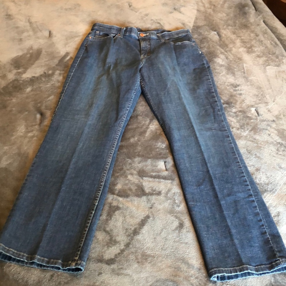Women’s size 14 medium Lee comfort waistband blue jeans